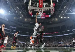 熊猫直播官网-猛龙雄鹿连胜，雷霆悍勇险