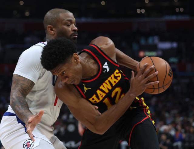 雄鹿惜败老鹰,遭遇两连败 雄鹿惜败老鹰,遭遇两连败