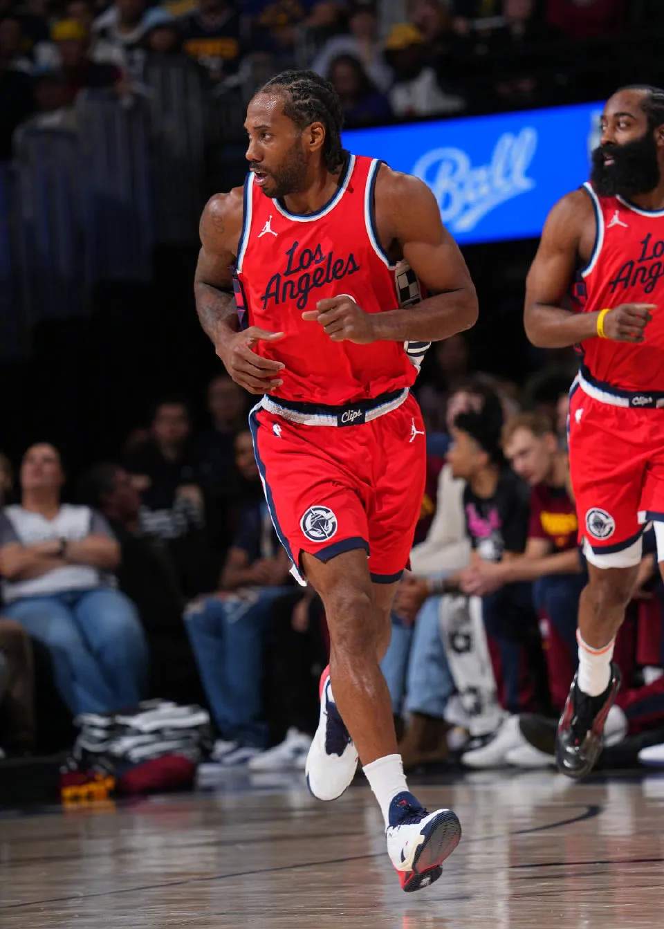 快船客场逆转灰熊取胜