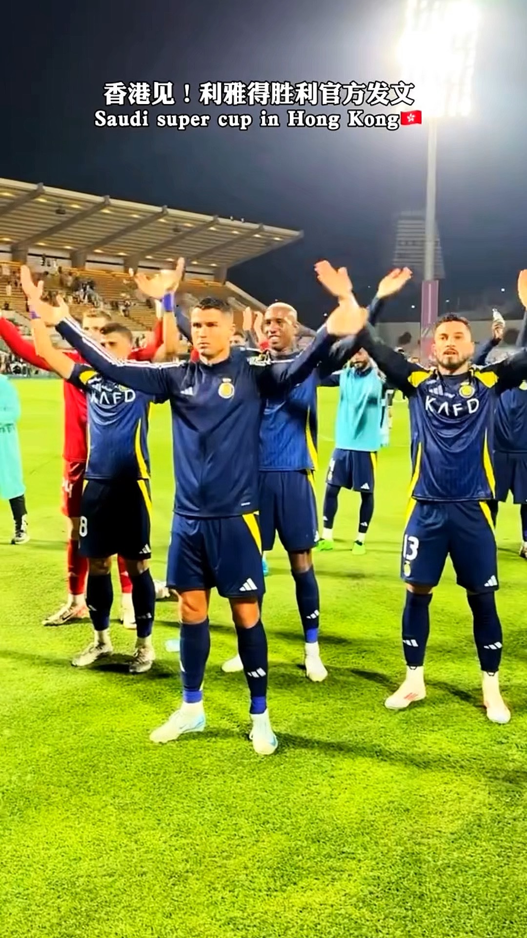 熊猫体育app-顶级球员们奋力拼搏，带领球队走向胜利的方向