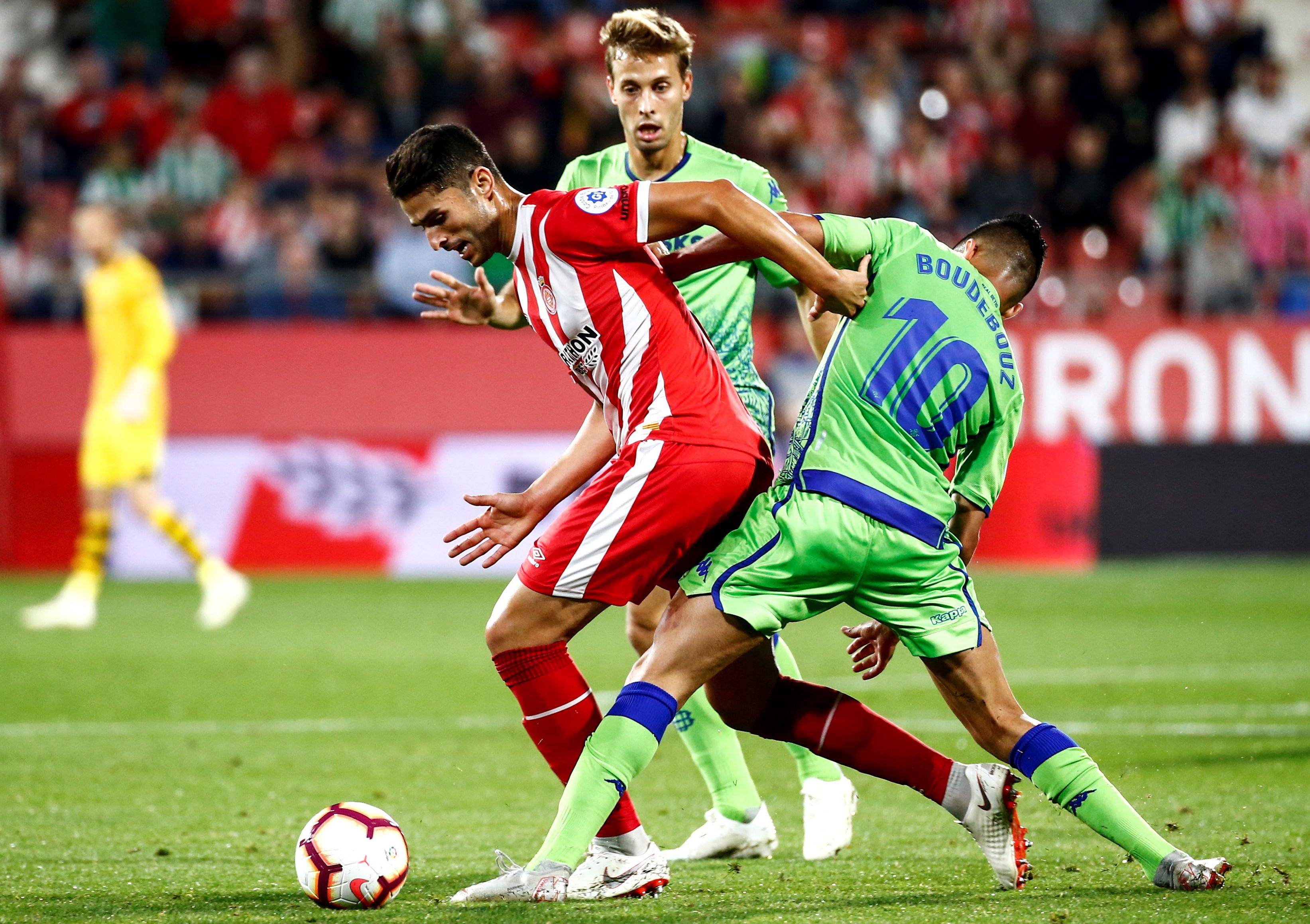 熊猫体育官方网站-赫罗纳客场大胜巴伦西亚，争夺胜利