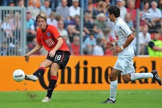 哥廷根客场大胜,提升德乙中游位置 哥廷根客场大胜,提升德乙中游位置