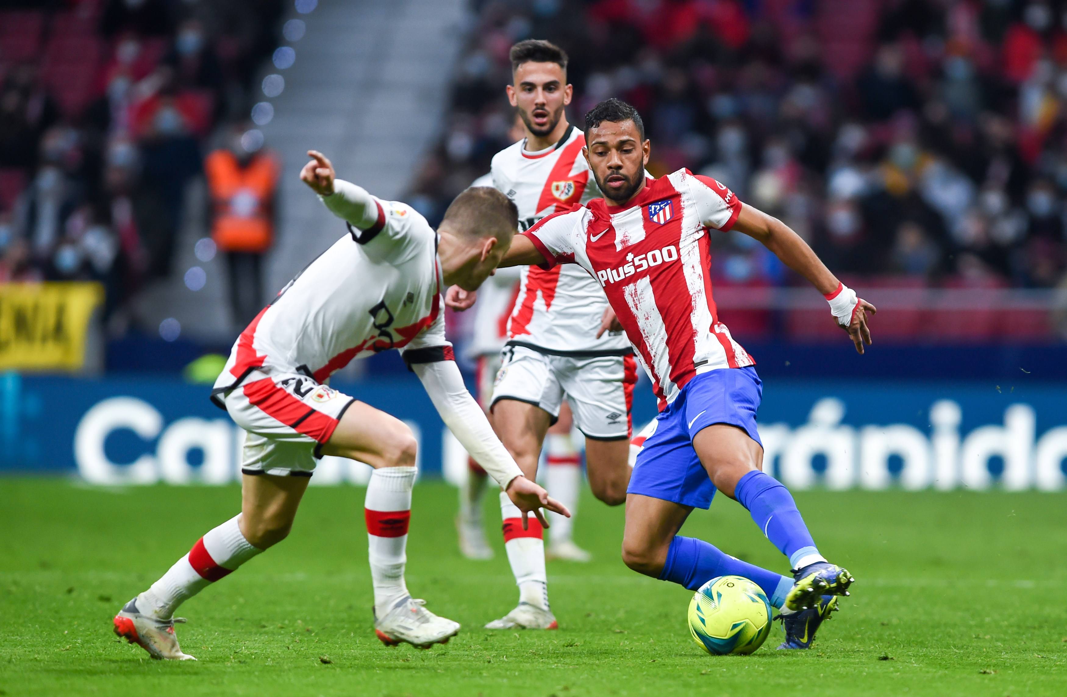 熊猫体育官方-那不勒斯翻盘马德里竞技，阿尔瓦雷斯关键制胜